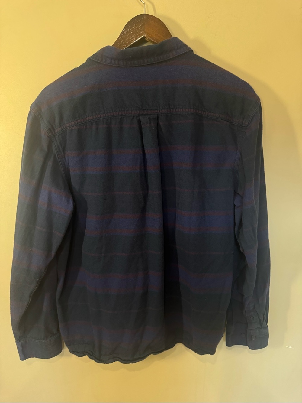 The North Face Men's Flannel Button-Up Shirt – Size Large - Picture 6 of 8